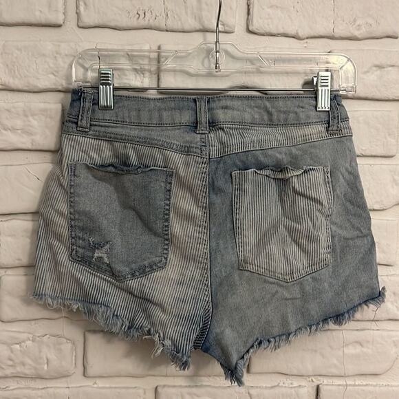 Rewash distressed vertical stripe denim shorts size 7/28 - Picture 7 of 10